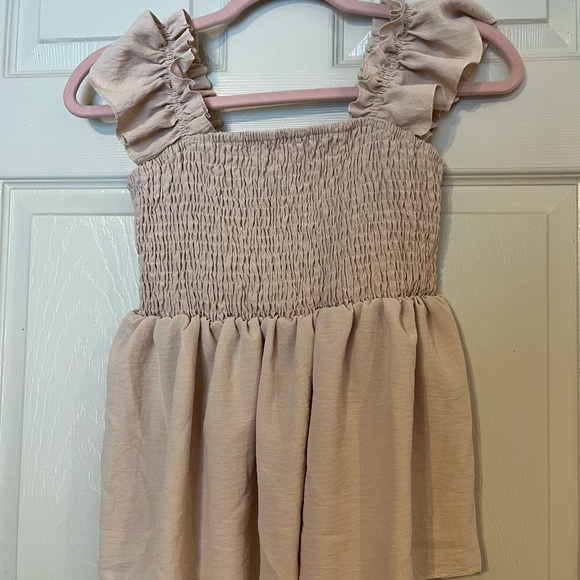 Beige Women’s Ruffled Sleeveless Top Small - Picture 5 of 5